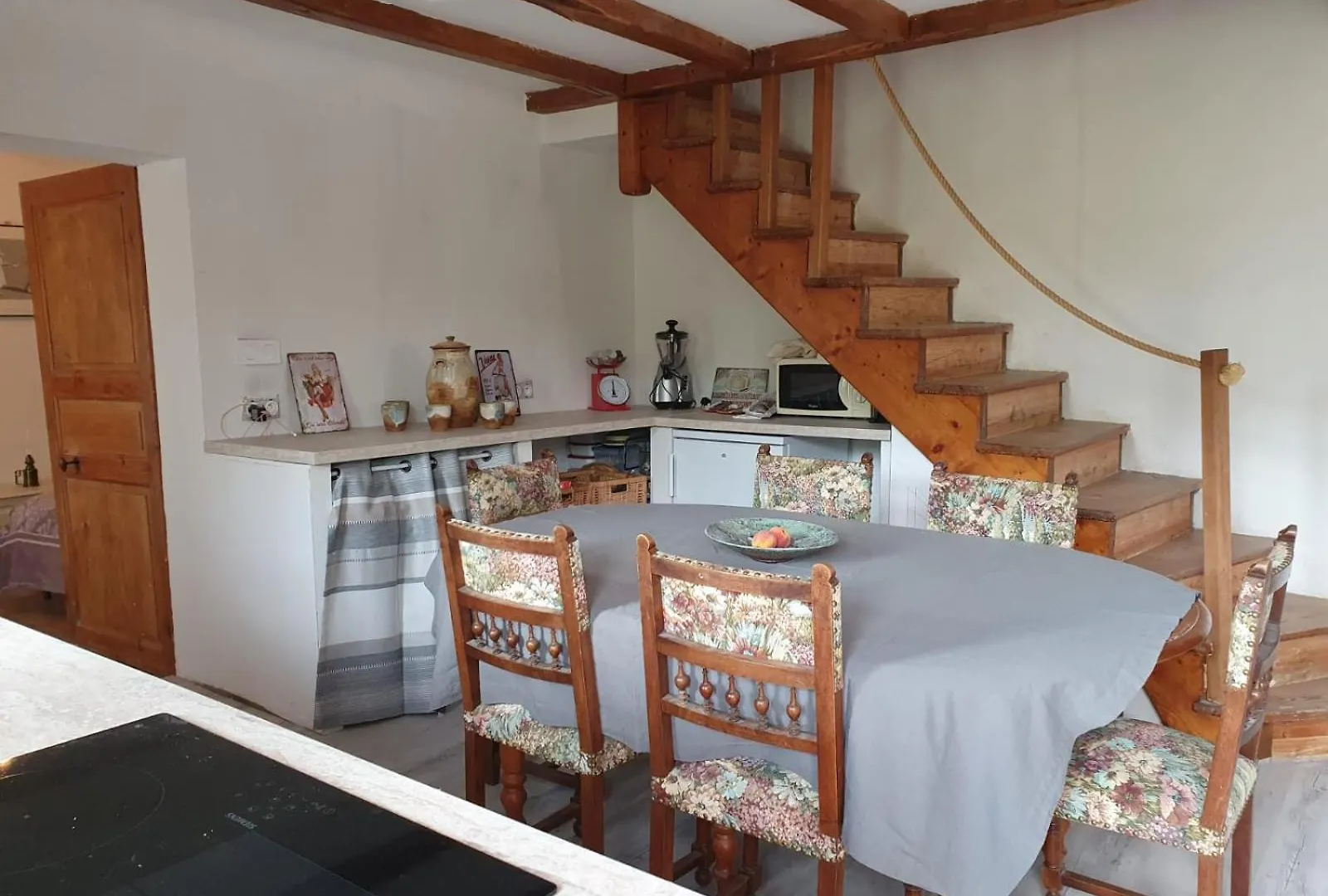 Maison De La Tour Nant 0*,  France